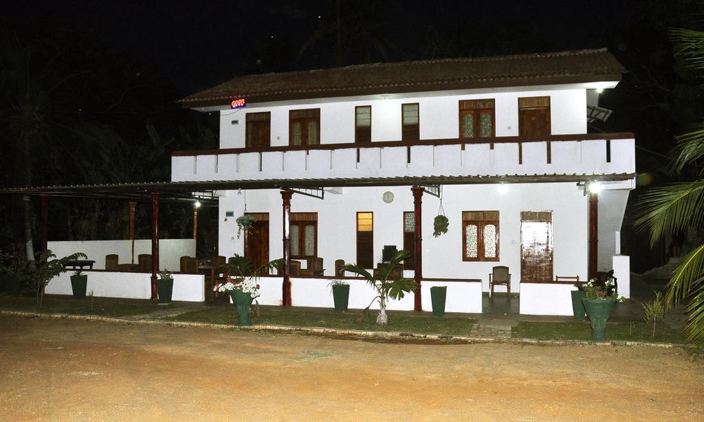 Hotel Flamingo Anuradhapura Eksteriør bilde