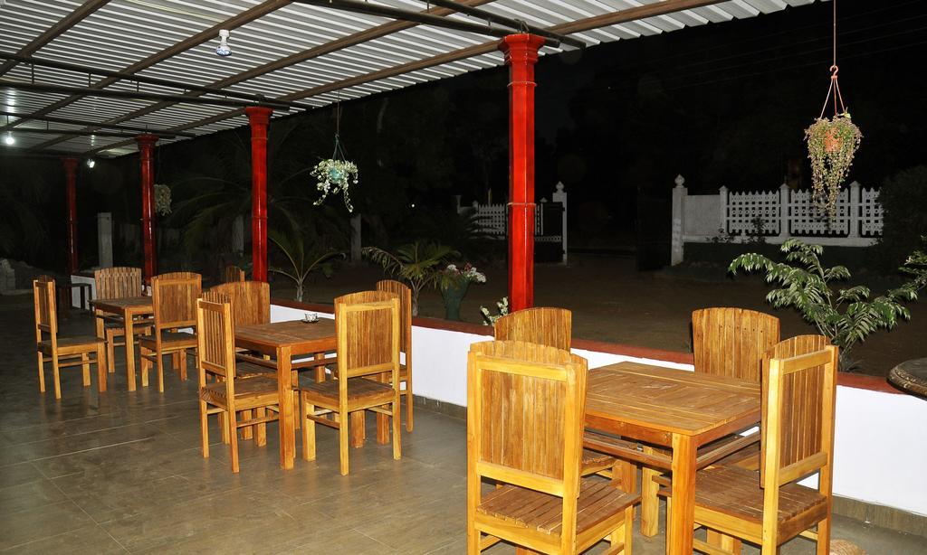 Hotel Flamingo Anuradhapura Eksteriør bilde